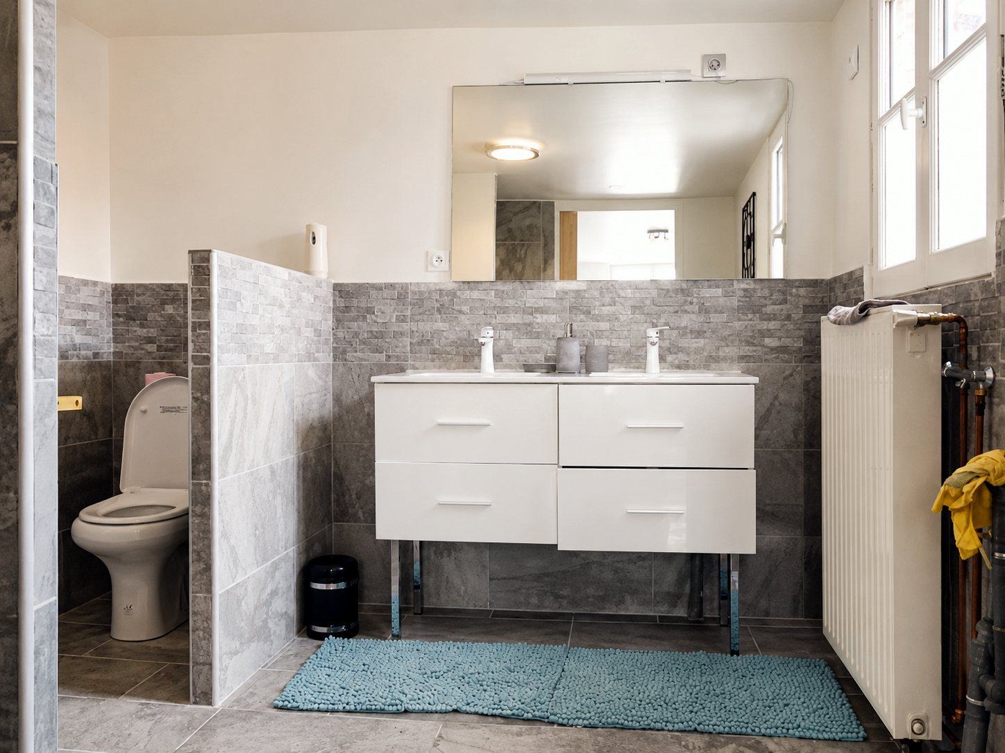 Grande salle de bain, double vasque